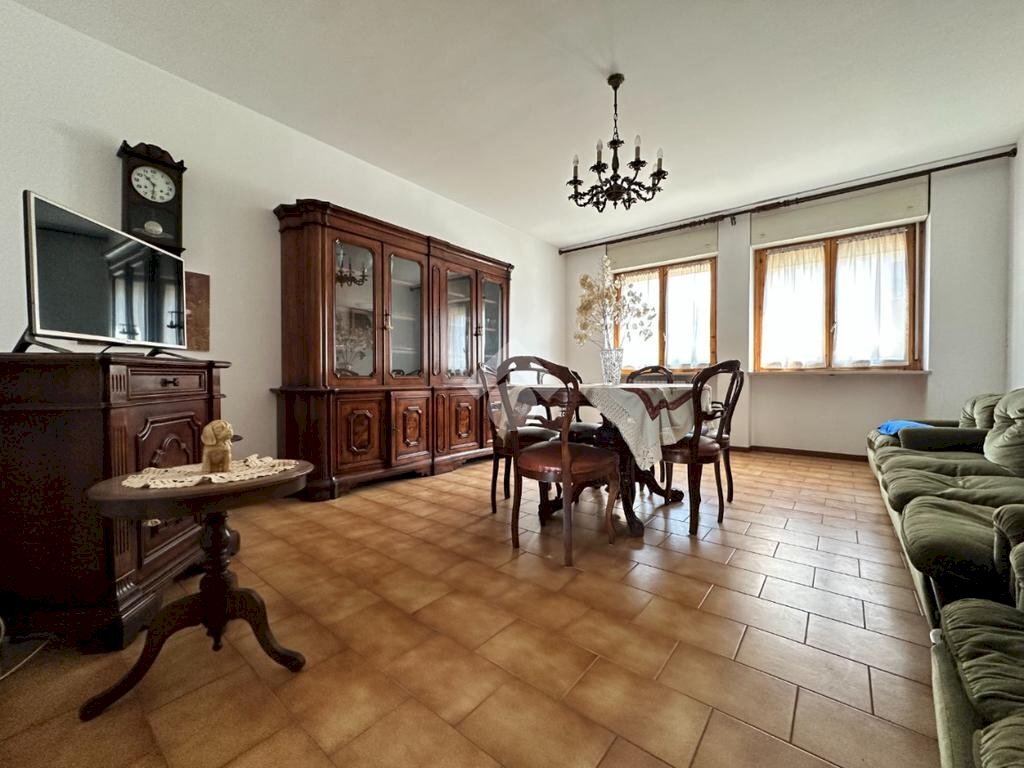 Four-room apartment Via Palmiro Togliatti, Tortona - photo 1