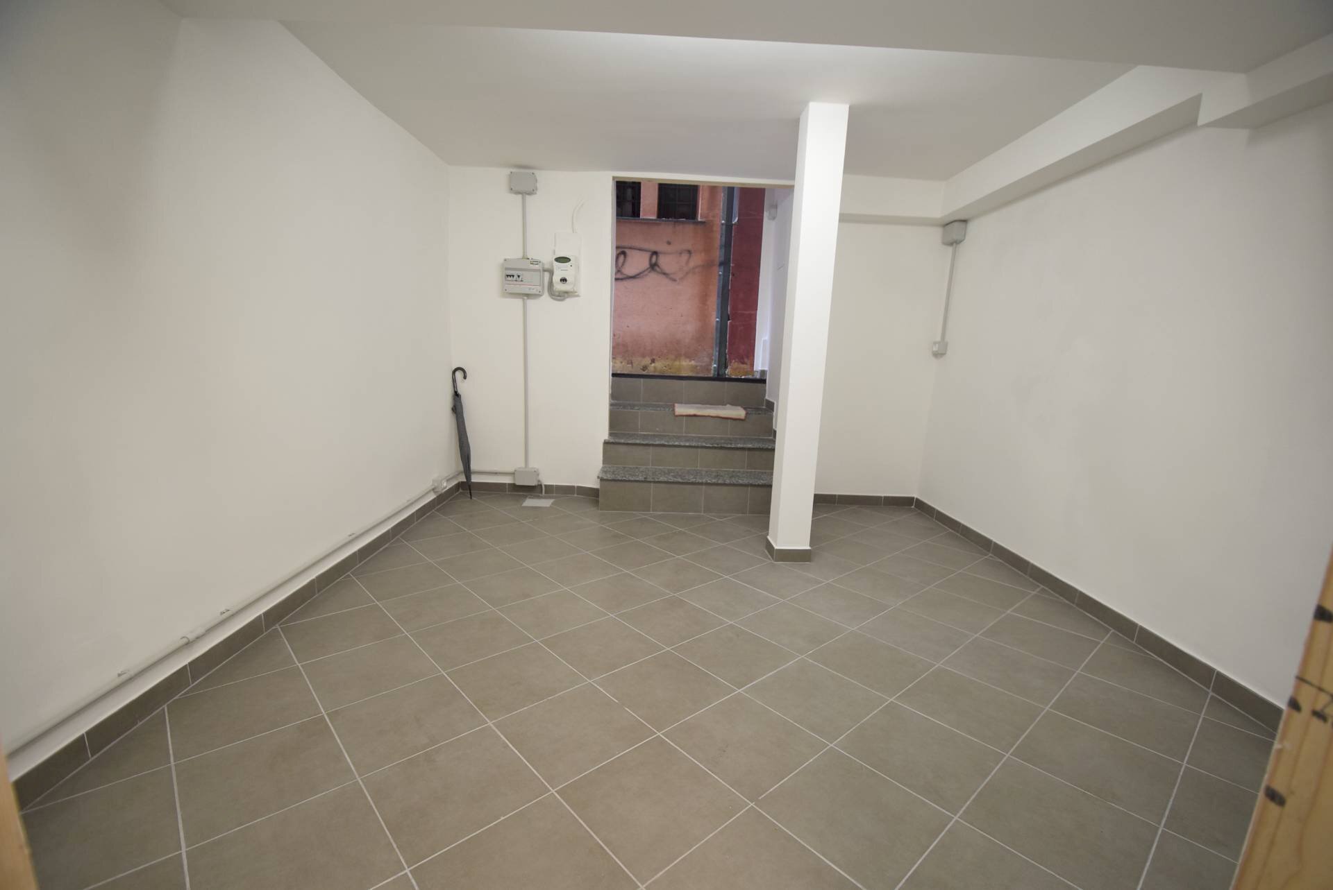 LOCALE - Magazzino VICO PIUMA
 
15 rosso, Genova - foto 2