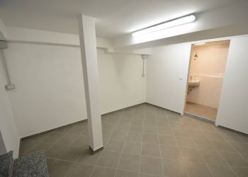 LOCALE - Magazzino VICO PIUMA
 
15 rosso, Genova - foto 1