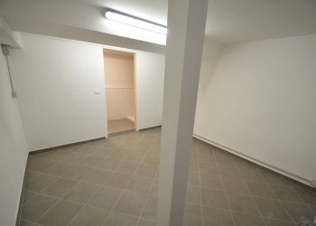 locale - Magazzino VICO PIUMA
 
15 rosso, Genova - foto 3