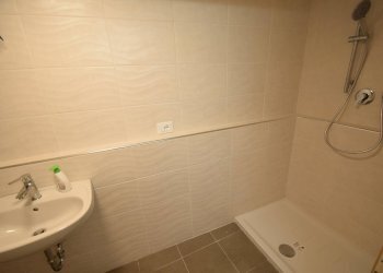 BAGNO - Magazzino VICO PIUMA
 
15 rosso, Genova - foto 5