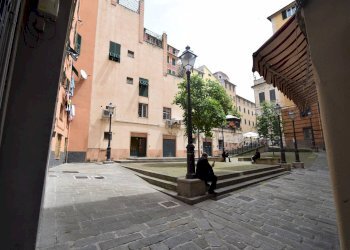 PIAZZA DURAZZO - Magazzino VICO PIUMA
 
15 rosso, Genova - foto 15