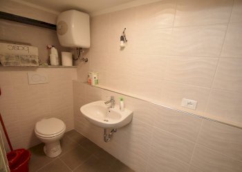 BAGNO - Magazzino VICO PIUMA
 
15 rosso, Genova - foto 22