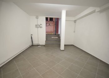 LOCALE - Magazzino VICO PIUMA
 
15 rosso, Genova - foto 24