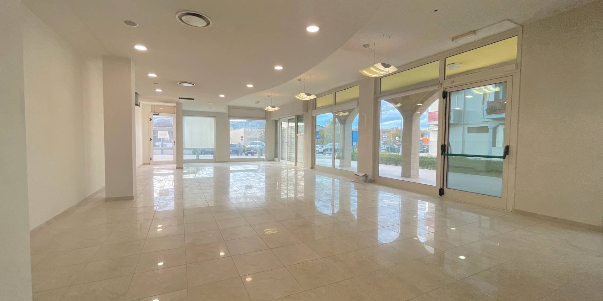 Foto 3 - Locale Commerciale Viale De Gasperi
2, Monteprandone - foto 3