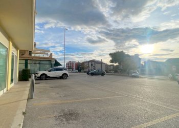 Foto 6 - Locale Commerciale Viale De Gasperi
 
2, Monteprandone - foto 6