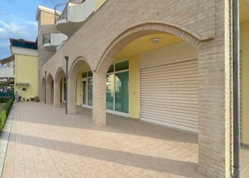 Foto 7 - Locale Commerciale Viale De Gasperi
 
2, Monteprandone - foto 7