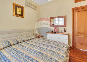 Camera / camera da letto - Independent house via Monte Nero
 
31, Cinisello Balsamo - photo 13