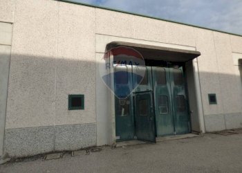 Edificio all\'aperto - Capannone via motta di sotto, Brissago-Valtravaglia - foto 9