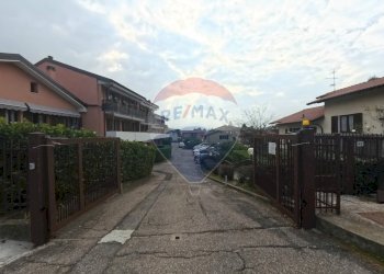 Edificio all\'aperto - Villa a Schiera via pellini
 
48, Marchirolo - foto 22