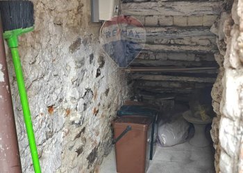 Stanza vuota - Bilocale Via Taburri
 
5, Valganna - foto 16