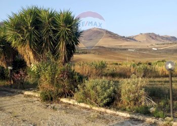 Vista delle montagne - Terreno agricolo Contrada Isola Sottano
snc, San Michele di Ganzaria - foto 6