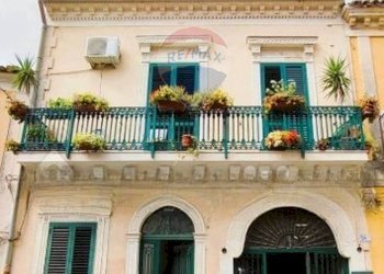 Edificio all\'aperto - Commercial Premises Via Vittorio Emanuele
156, Motta Sant'Anastasia - photo 1