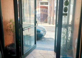 Ricezione / Lobby - Commercial Premises Via Vittorio Emanuele
156, Motta Sant'Anastasia - photo 4