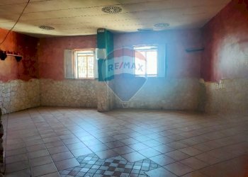 Stanza vuota - Commercial Premises Via Vittorio Emanuele
156, Motta Sant'Anastasia - photo 5