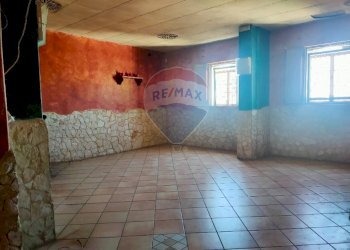 Stanza vuota - Commercial Premises Via Vittorio Emanuele
156, Motta Sant'Anastasia - photo 6