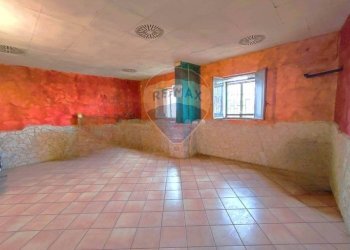 Stanza vuota - Commercial Premises Via Vittorio Emanuele
156, Motta Sant'Anastasia - photo 8