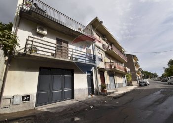 Edificio all\'aperto - Casa indipendente Via Monfalcone
 
3, Belpasso - foto 1