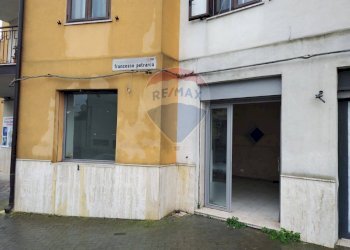 Edificio all\'aperto - Locale Commerciale Via Francesco Petrarca
8, Piazza Armerina - foto 7