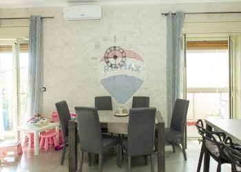 Sala da pranzo - Trilocale Via Giuseppe Verdi
 
10, Mascalucia - foto 6