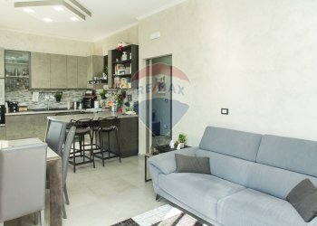 Sala da pranzo - Trilocale Via Giuseppe Verdi
 
10, Mascalucia - foto 7