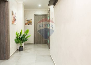 Hall / corridoio - Trilocale Via Giuseppe Verdi
 
10, Mascalucia - foto 23