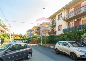 Edificio all\'aperto - Trilocale Via Giuseppe Verdi
 
10, Mascalucia - foto 30