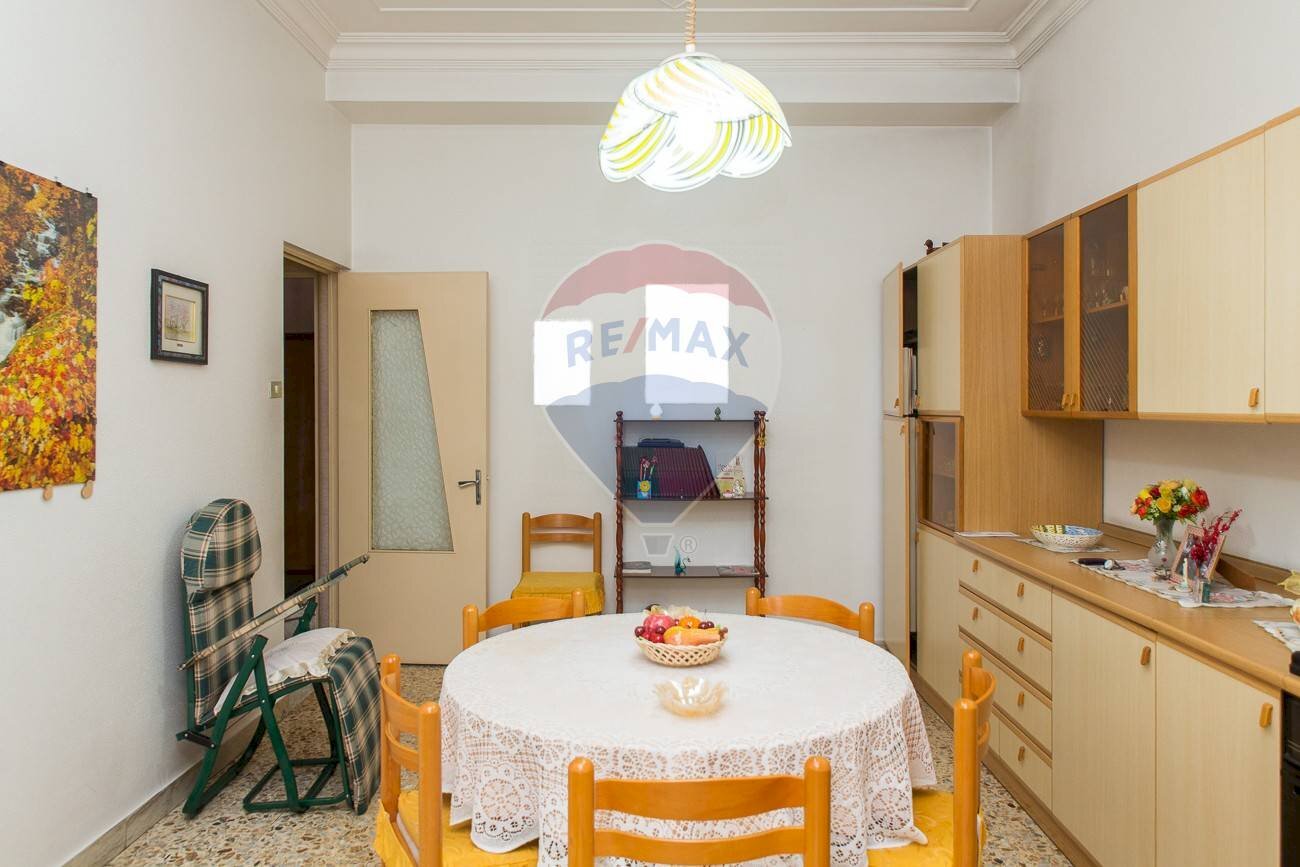 Sala da pranzo - Quadrilocale Via Del Gelsomino
 
21, Catania - foto 2