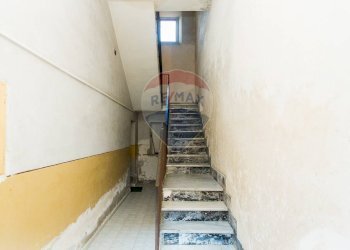 Scale - Quadrilocale Via Del Gelsomino
 
21, Catania - foto 6