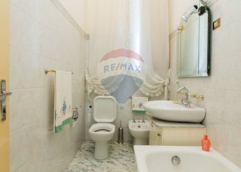 Bagno - Quadrilocale Via Del Gelsomino
 
21, Catania - foto 10