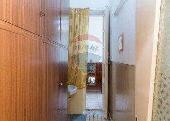 Hall / corridoio - Quadrilocale Via Del Gelsomino
 
21, Catania - foto 15