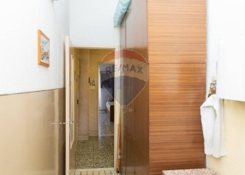 Hall / corridoio - Quadrilocale Via Del Gelsomino
 
21, Catania - foto 16