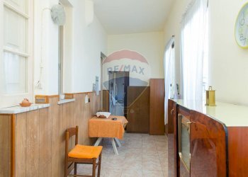 Hall / corridoio - Quadrilocale Via Del Gelsomino
 
21, Catania - foto 17