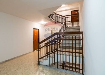 Scale - Trilocale Via Morgioni
 
27, San Giovanni la Punta - foto 17