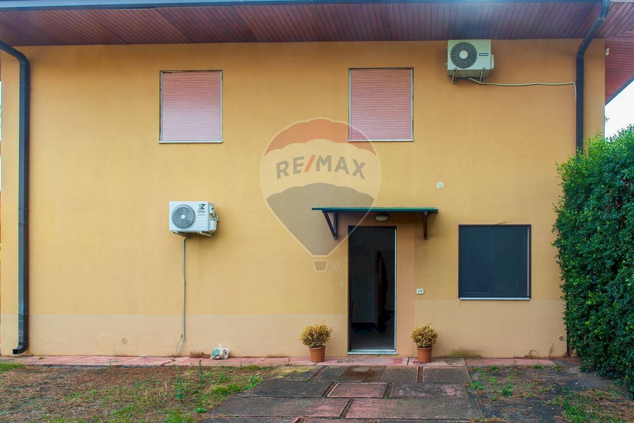 Casa all\'aperto - Casa semi indipendente Via Sacerdote Messina
10, Aci Sant'Antonio - foto 2