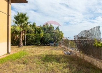 Giardino - Casa semi indipendente Via Sacerdote Messina
 
10, Aci Sant'Antonio - foto 10
