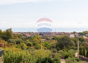 Edificio all\'aperto - Casa semi indipendente Via Sacerdote Messina
 
10, Aci Sant'Antonio - foto 15