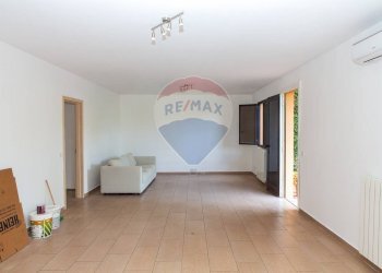 Soggiorno - Casa semi indipendente Via Sacerdote Messina
 
10, Aci Sant'Antonio - foto 20