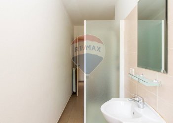 Bagno - Casa semi indipendente Via Sacerdote Messina
 
10, Aci Sant'Antonio - foto 25