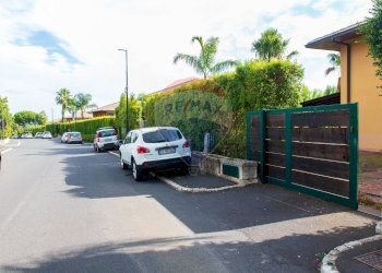 Casa all\'aperto - Casa semi indipendente Via Sacerdote Messina
 
10, Aci Sant'Antonio - foto 36
