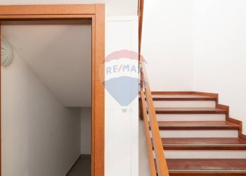 Scale - Casa semi indipendente Via Sacerdote Messina
 
10, Aci Sant'Antonio - foto 42