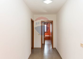 Hall / corridoio - Casa semi indipendente Via Sacerdote Messina
 
10, Aci Sant'Antonio - foto 45