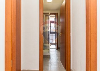 Hall / corridoio - Casa semi indipendente Via Sacerdote Messina
 
10, Aci Sant'Antonio - foto 46