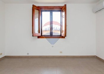 Stanza vuota - Casa semi indipendente Via Sacerdote Messina
 
10, Aci Sant'Antonio - foto 54