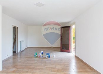 Stanza vuota - Casa semi indipendente Via Sacerdote Messina
 
10, Aci Sant'Antonio - foto 69