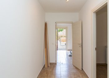 Hall / corridoio - Casa semi indipendente Via Sacerdote Messina
 
10, Aci Sant'Antonio - foto 72