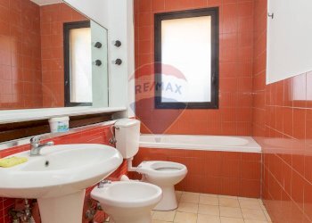 Bagno - Casa semi indipendente Via Sacerdote Messina
 
10, Aci Sant'Antonio - foto 76