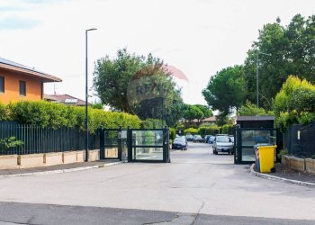 Edificio all\'aperto - Casa semi indipendente Via Sacerdote Messina
 
10, Aci Sant'Antonio - foto 81