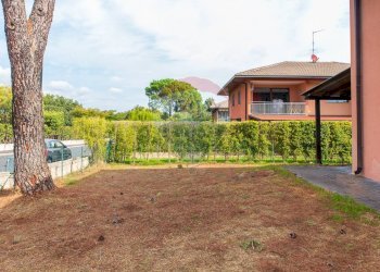 Giardino - Casa semi indipendente Via Sacerdote Messina
 
10, Aci Sant'Antonio - foto 88