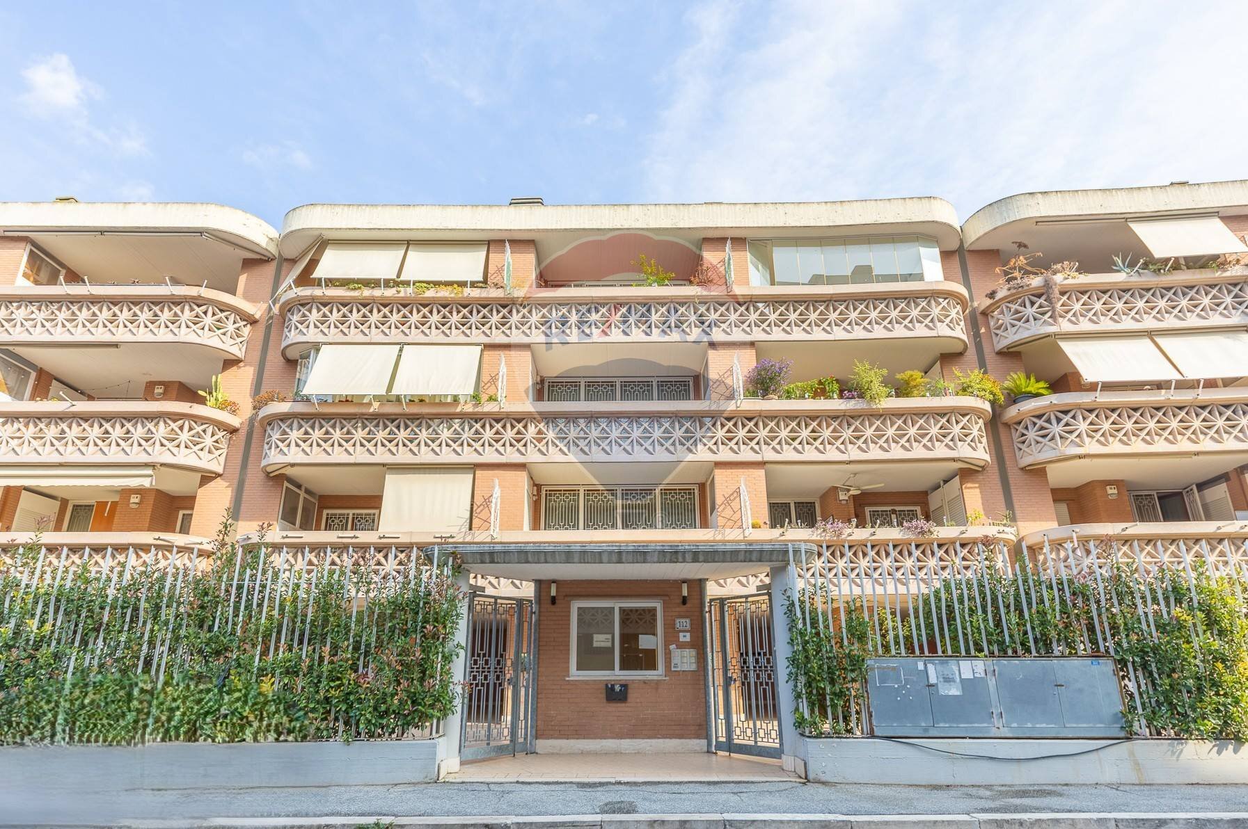 Edificio all\'aperto - Bilocale Via Alberto Moravia
 
112, Roma - foto 1